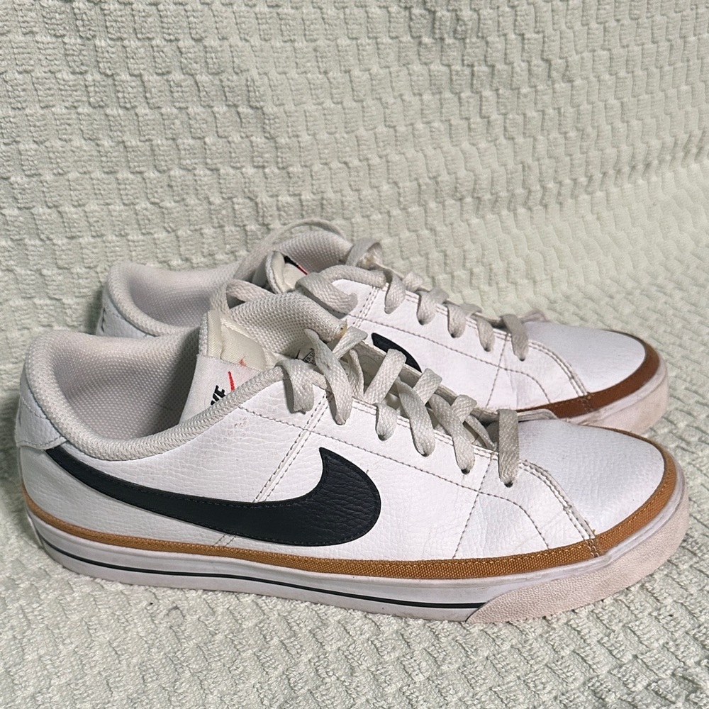 Nike Men's White and Black Sneakers with Tan Accents